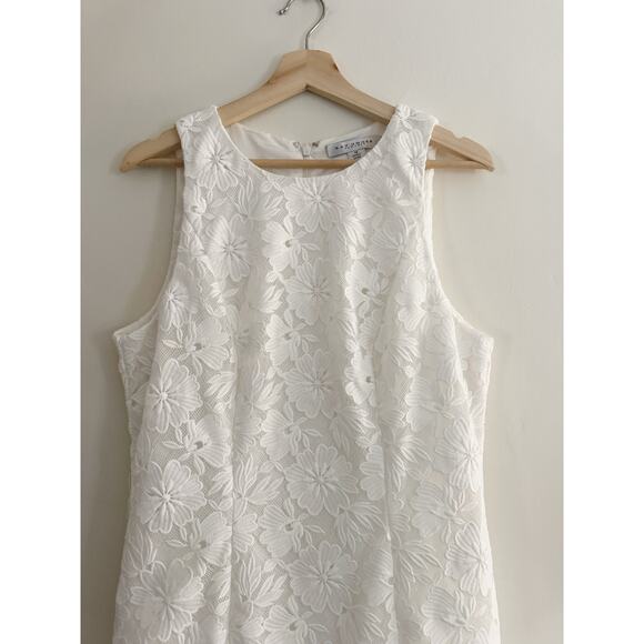 KAY UNGER Maurena White Floral Lace Floral High Neck Gown Size 14 - Picture 3 of 8